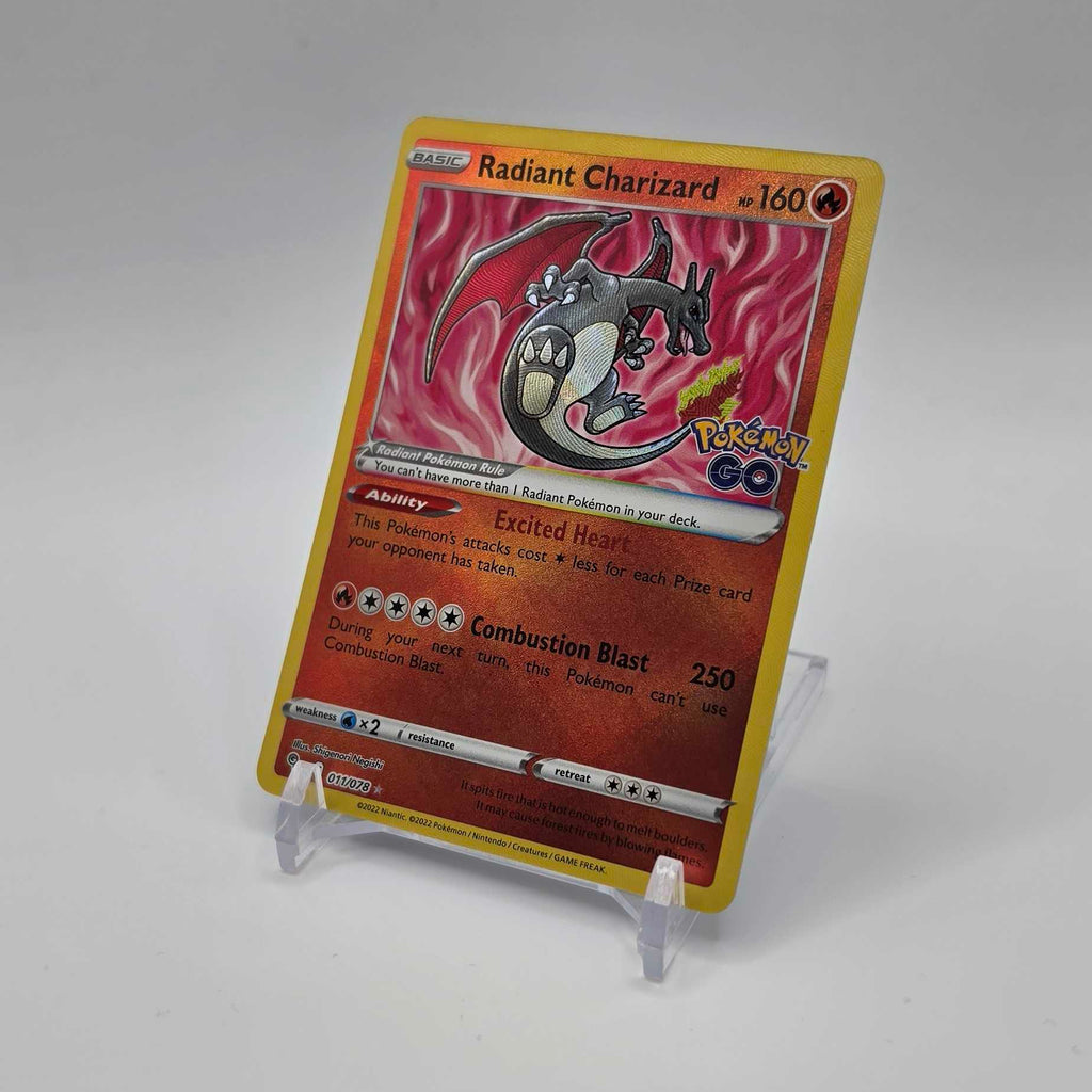 Radiant Charizard - Pokemon GO - NM